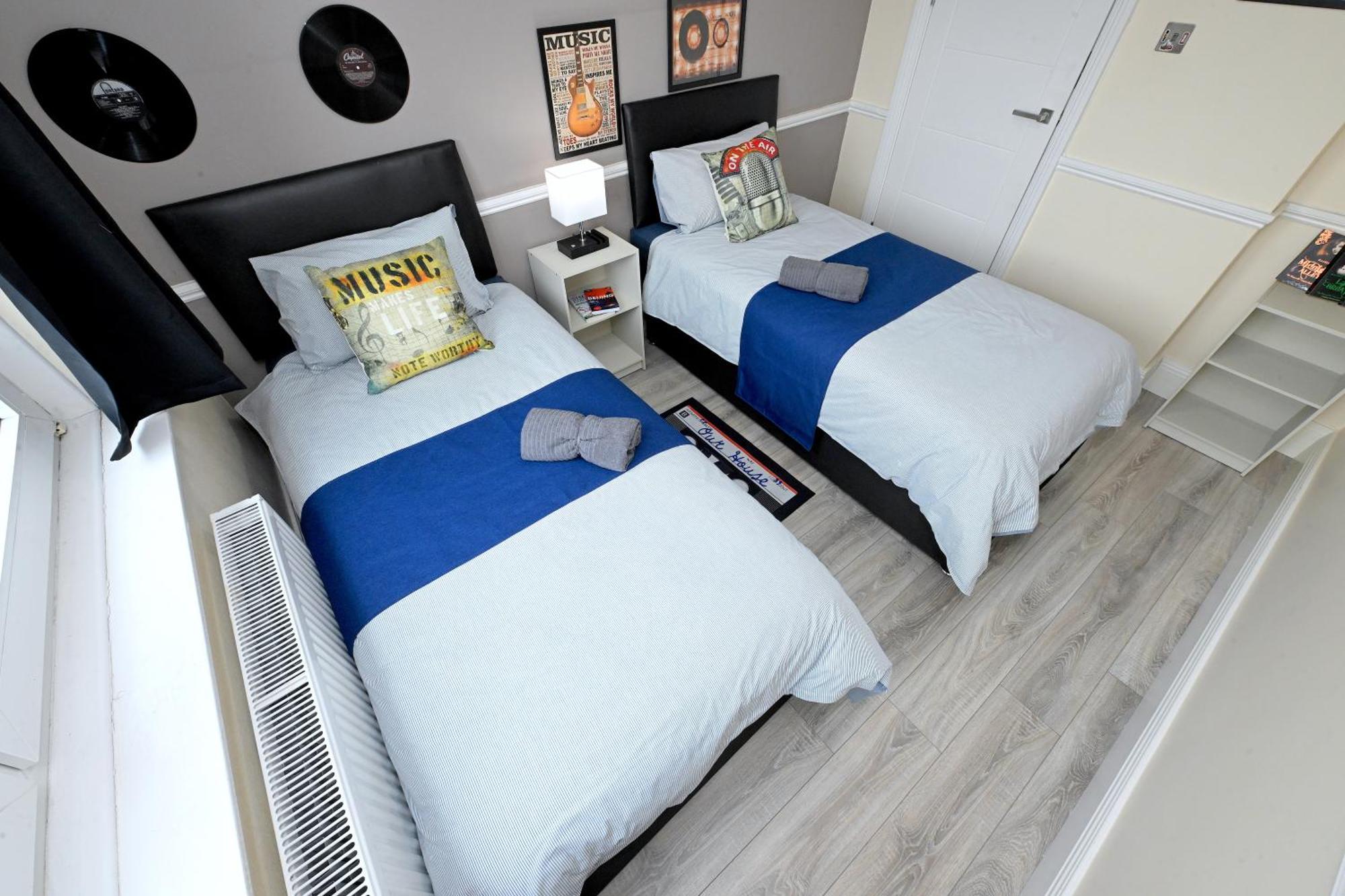 Superb 4 Bedroom Flat In The Heart Of Camden Town Лондон Экстерьер фото